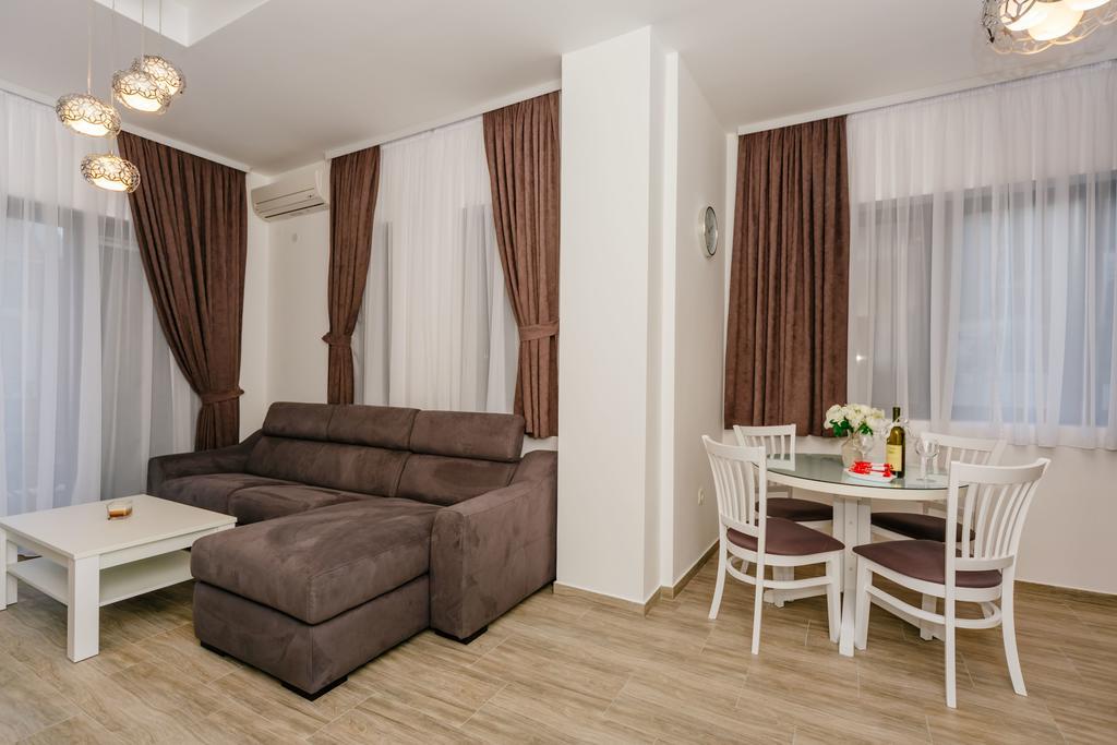Opium Mar Petrovac